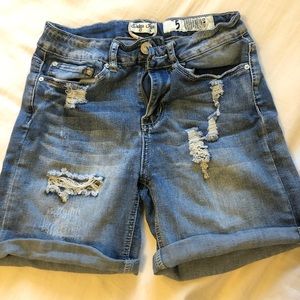 Jean shorts, mid rise, Indigo Rein